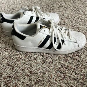 Men’s/Women’s Adidas Superstar Sneakers